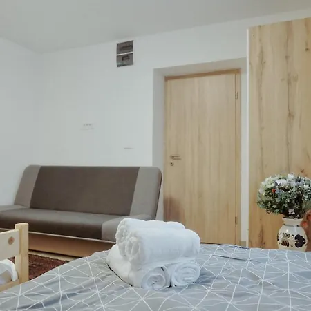 Pr' Stormanu Apartman