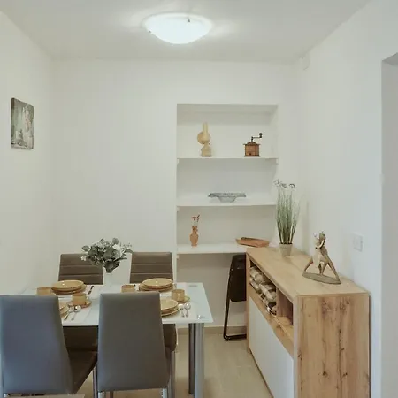 Pr' Stormanu Apartman Kanal