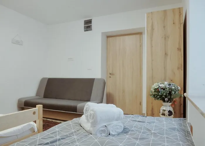 Pr' Stormanu Apartma